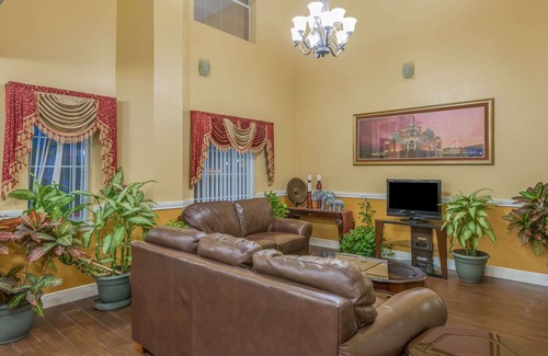 San Antonio Hotel | Days Inn by Wyndham San Antonio Southeast/Frost Bank Center