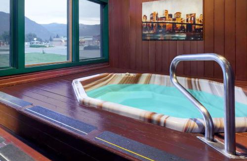 Ponderay Hotel | Days Inn by Wyndham Sandpoint