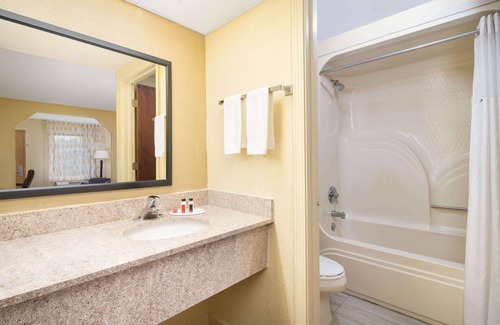 Thomaston Hotel | Days Inn by Wyndham Thomaston