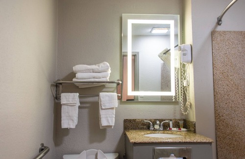 Troy Hotel | Days Inn by Wyndham Troy