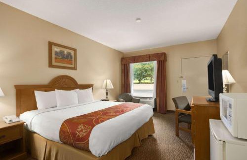 Alexander City Hotel | Days Inn by Wyndham Alexander City