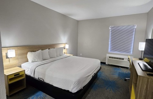 Jefferson City Hotel | Days Inn by Wyndham Jefferson City