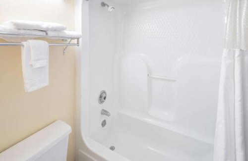 Walterboro Hotel | Days Inn by Wyndham Walterboro