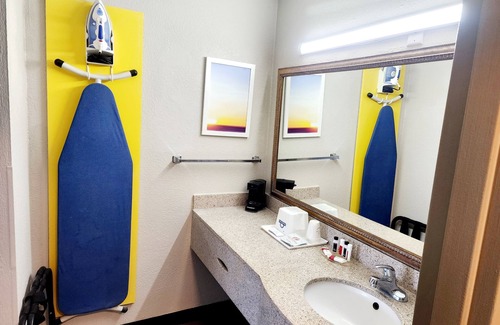 Washington Hotel | Days Inn by Wyndham Washington