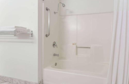 Westley Hotel | Days Inn by Wyndham Westley