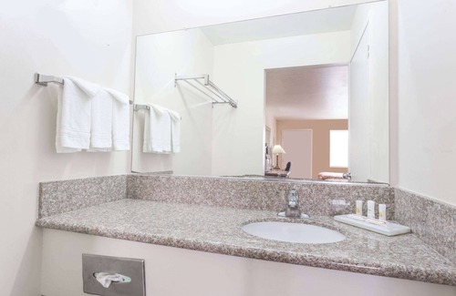 Westley Hotel | Days Inn by Wyndham Westley