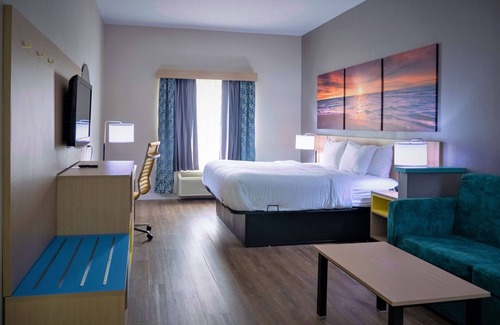 Port Wentworth Hotel | Days Inn & Suites by Wyndham Savannah North I-95