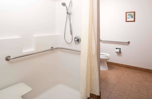 Airway Heights Hotel | Days Inn & Suites by Wyndham Spokane Airport Airway Heights