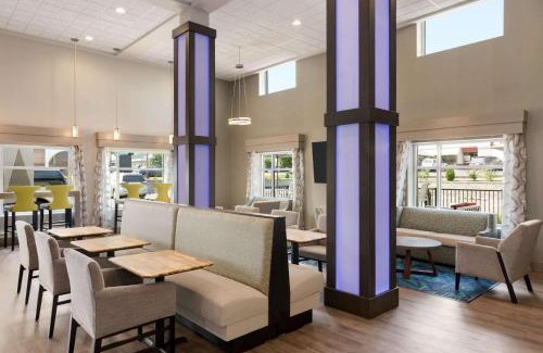 Bowling Green Hotel | Days Inn & Suites by Wyndham Bowling Green
