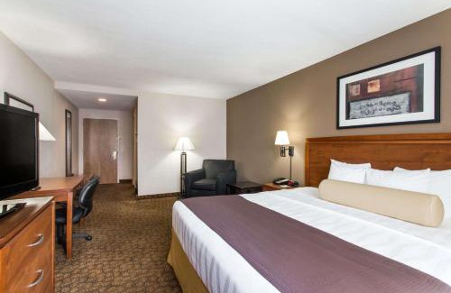 Fort Pierce Hotel | Days Inn & Suites by Wyndham Fort Pierce I-95