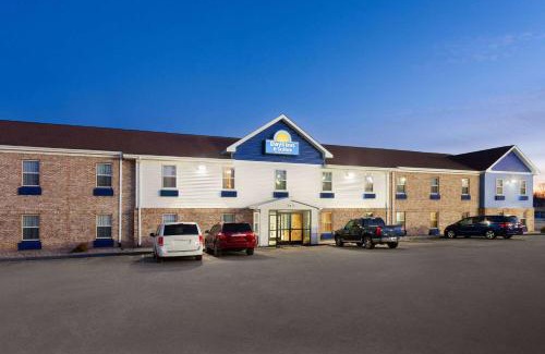 Sellersburg Hotel | Days Inn & Suites by Wyndham Sellersburg