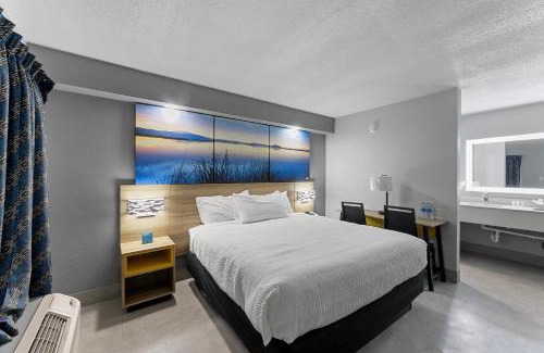 Texas City Hotel | Days Inn & Suites by Wyndham Texas City