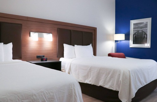 Biggar Hotel | Days Inn & Suites by Wyndham Fort Myers Near JetBlue Park