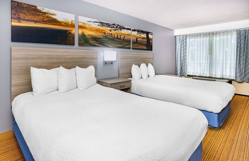 Williamsburg Hotel | Days Inn & Suites by Wyndham Williamsburg Colonial