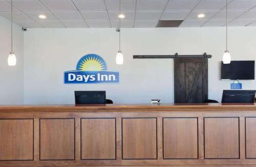 Rohrerstown Hotel | Days Inn & Suites by Wyndham Lancaster Amish Country