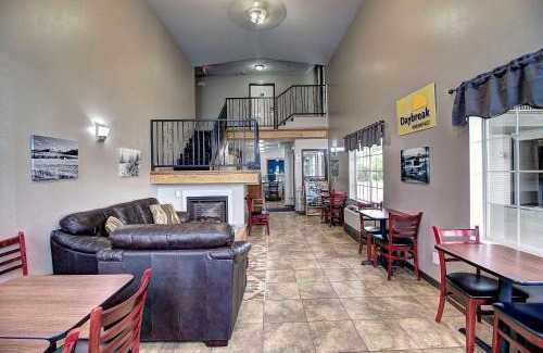 Missoula Hotel | Days Inn & Suites by Wyndham Lolo