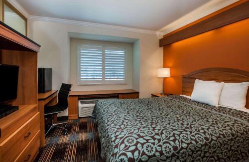 Antioch Hotel | Days Inn & Suites by Wyndham Antioch