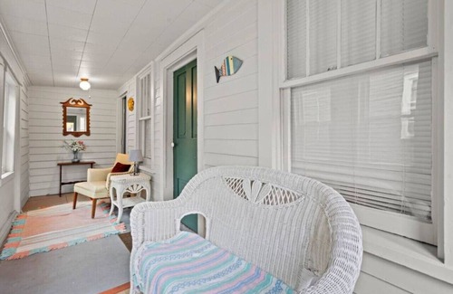 Lexington House | Dayton House: Downtown Lex, Historical Cottage!