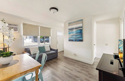 Wildwood Hotel | Daytona Inn and Suites - One Bedroom Family Apartment