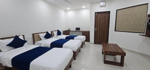 Bhuj Hotel | Daze Off Studio house