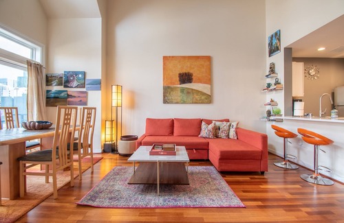 Belltown Condo | Dazzling 2 BR Penthouse in the Heart of Seattle!