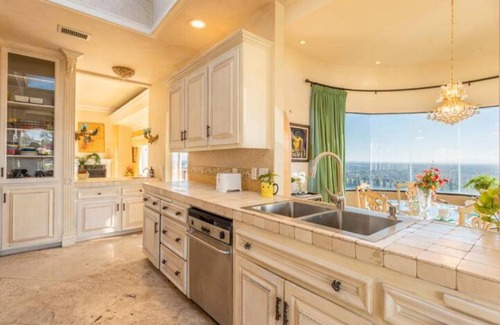 Whittier Villa | Dazzling 3 Story Mansion With Impecable Views