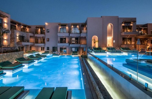 Analipsi Villa | Dazzling Chersonisos Suite | Valtos Suite | Deluxe Bedroom | Adults Only |.