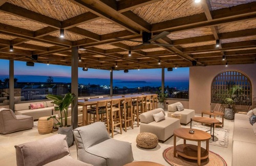 Analipsi Villa | Dazzling Chersonisos Suite | Valtos Suite | Deluxe Bedroom | Adults Only |.