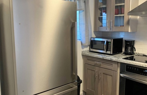 McCully - Moiliili Apartment | Dazzling Waikiki Apt Sleeps 7-excellent A/C & PARKING included
