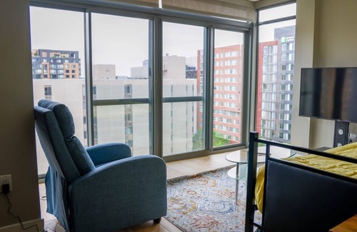 Downtown Apartment | DC Mt Vernon Square with Free Parking with Gym Sky Lounge Deluxe High-Rise Suite