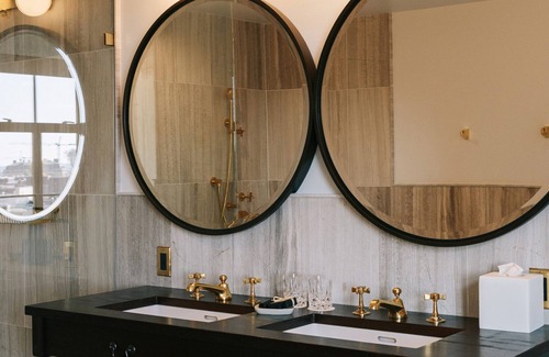 Adams Morgan Hotel | DC Suite Retreat, Arts & Comfort in the Heart of the City, Pet-Friendly Property