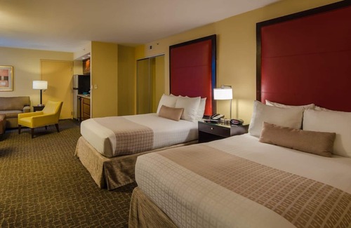 Dupont Circle Hotel | DC Vacay! 3 Family-friendly Units, with Private Parking, Pets Allowed!
