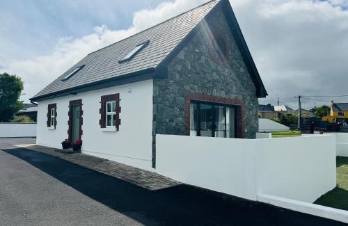 Castlemaine Apartment | De Búrca Cottage KERRY