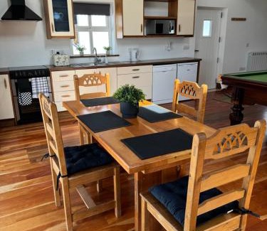 Castlemaine Apartment | De Búrca Cottage KERRY
