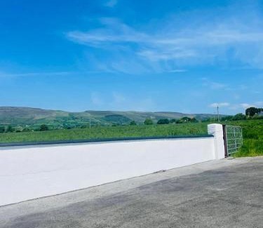 Castlemaine Apartment | De Búrca Cottage KERRY