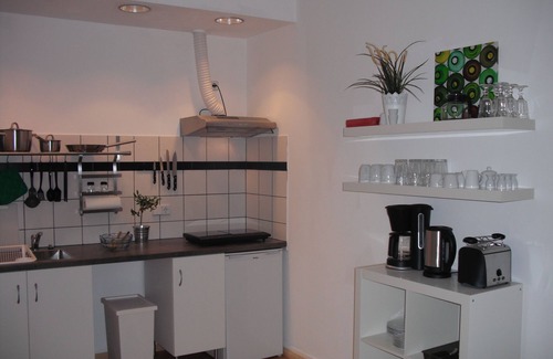 Friedrichshain-Kreuzberg Apartment | Apartment in the heart of Kreuzberg, loft,art,pubs,bars,nightlife,WiFi,up to 4 persons