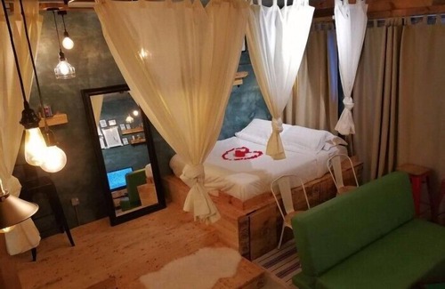 Shah Alam Hotel | De Houz - Trefoil Setia Alam Home Stay