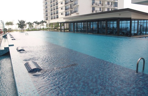 Shah Alam Hotel | De Houz - Trefoil Setia Alam Home Stay