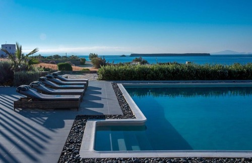 Chrissi Akti Villa | De Luxe Villa with Sea View and Pool