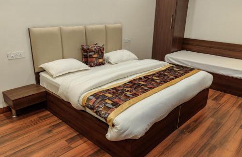Amritsar Hotel | De Manora Homes - Unpretentious hotel with a garden , posh area Ranjit Avenue