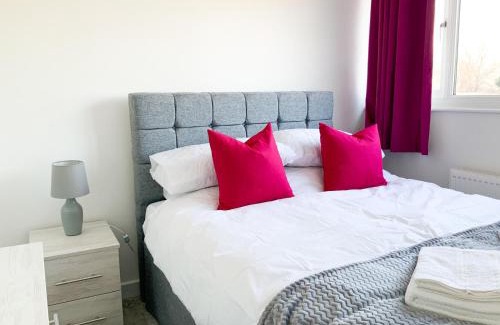 St. Leonard's House | De Montfort House