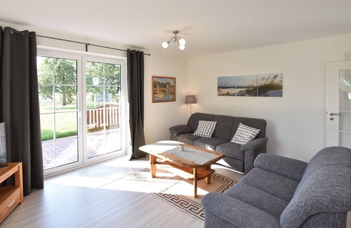 Dannau Apartment | Modern Apartment in Oldenburg in Holstein near Beach