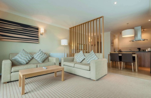 South Cerney Hotel | De Vere Cotswold Water Park