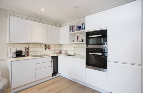 Hammersmith Apartment | DEACTIVATED