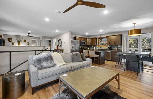Deadwood House | Deadwood Pines Hideaway
