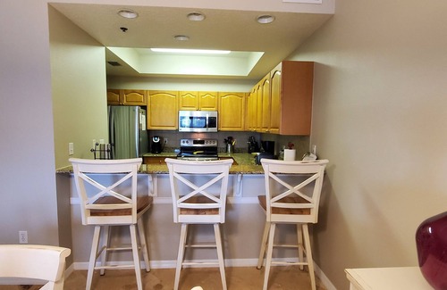 Cearra Del Ray Condo | DEALS SUMMER NO DRIVE BEACH VIEWS OF OCEAN, POOLS, AMENITIES GALORE, PETS