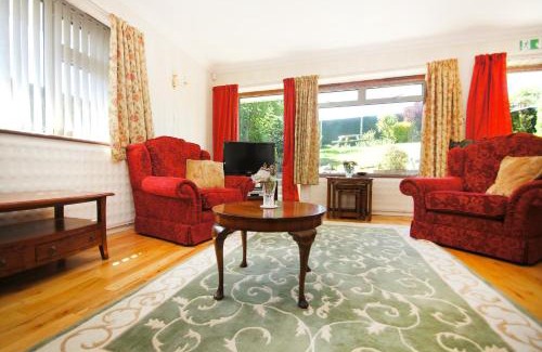 Rottingdean House | Dean Court Garden - Parking - by Brighton Holiday Lets