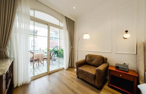 Ba Dinh Apartment | Dear Autumn