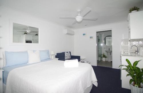 Rainbow Beach Hotel | Debbie's Place