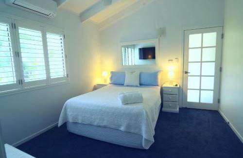 Rainbow Beach Hotel | Debbie's Place
